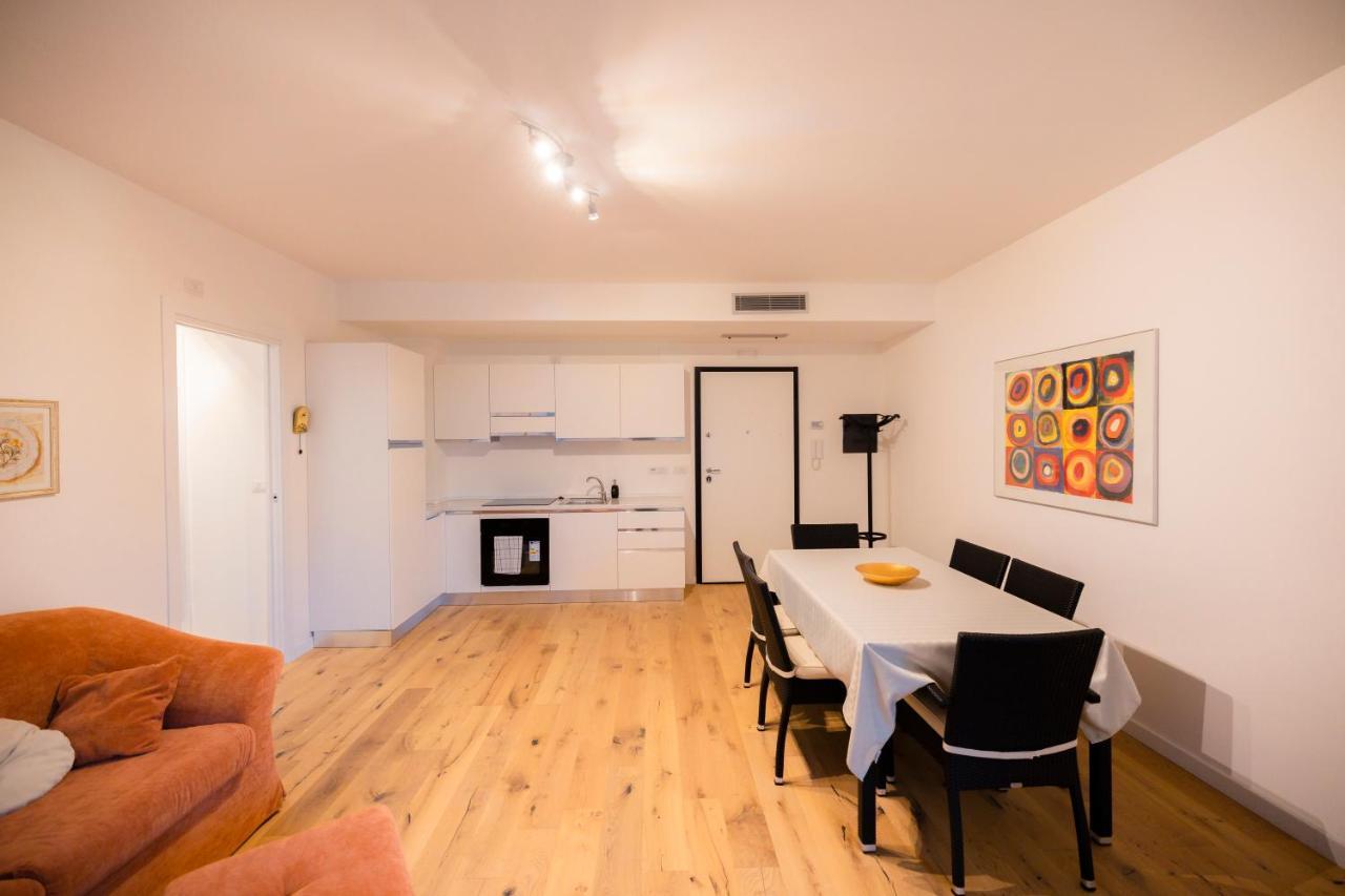 Nuovissimo Bilocale In Zona Navigli/Romolo Appartement Milaan Buitenkant foto